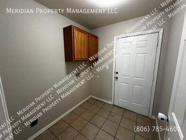 Building Photo - 533 N. Clinton-