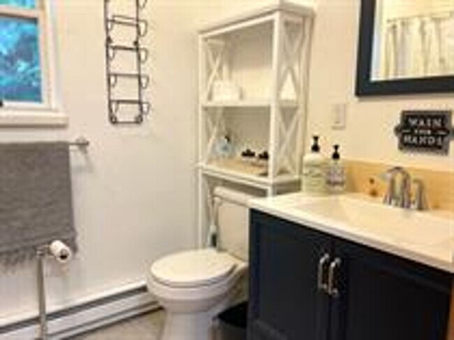 Building Photo - 3BR/2BA Mountain Home – 3–6 Month Lease in Long Barn, CA