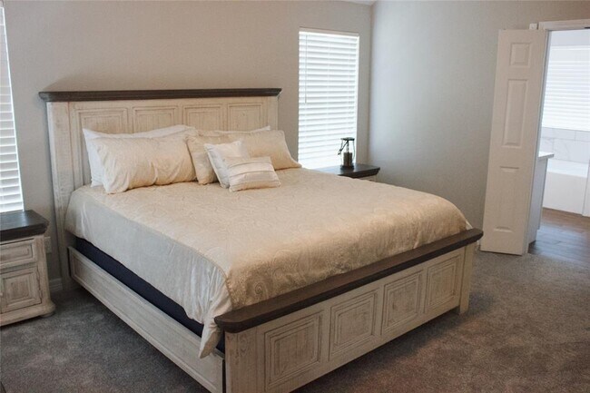 Building Photo - 10806 Sutter Ranch Cir