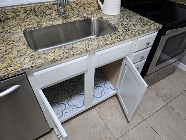 Building Photo - 31 Corinth Rd