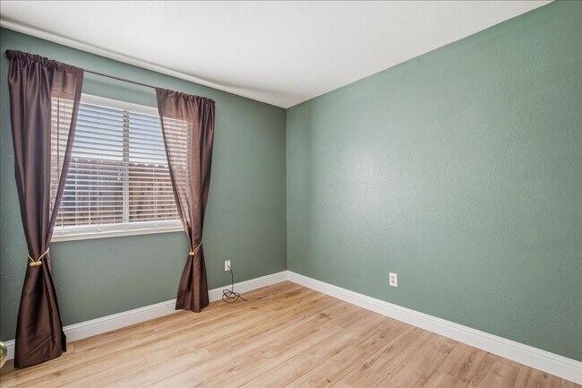 Building Photo - 8138 Sonoma Hills Way