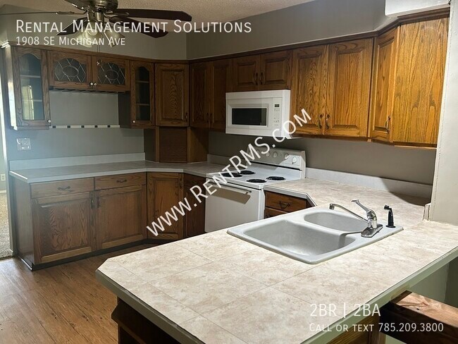 Building Photo - 1908 SE Michigan Ave