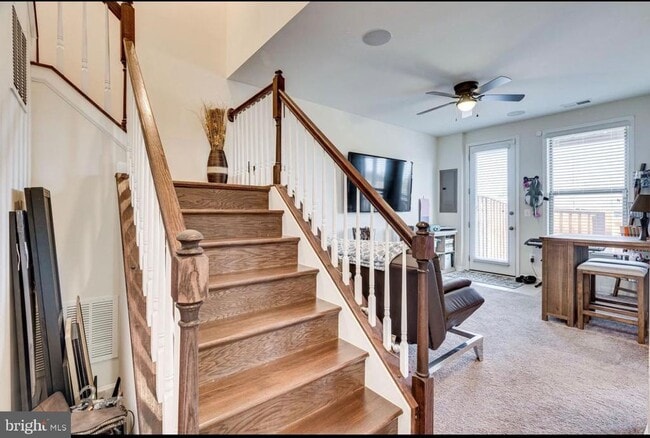 Building Photo - 42440 Dogwood Glen Square