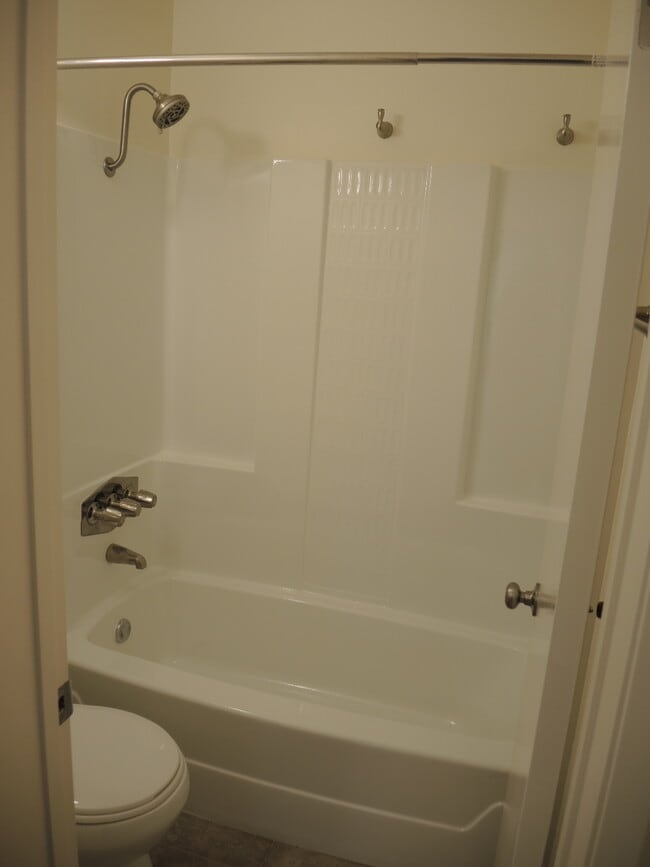 Building Photo - 1855 Diamond St