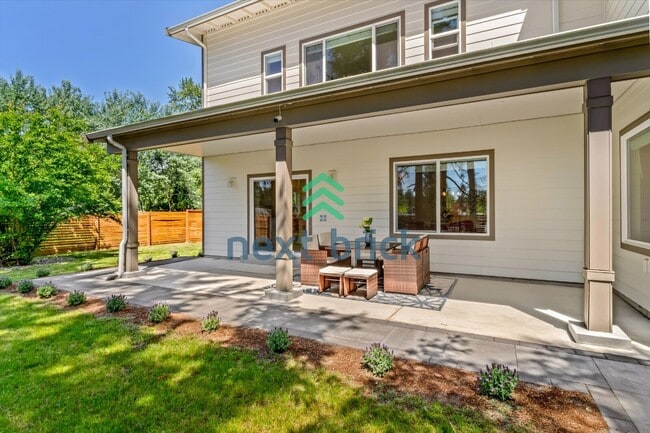 Building Photo - Spacious 3-Bed Home with 2.5 Baths in Prime Bothell Location – 2500 Sq Ft of Comfort!