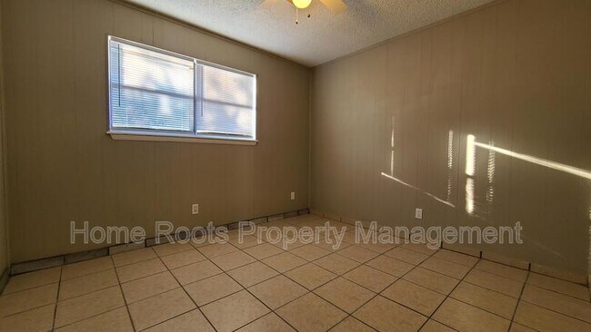 Building Photo - 1036 W Hendrix St