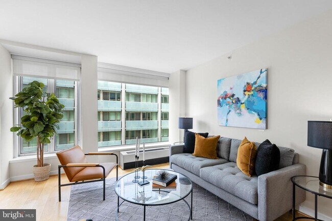 Building Photo - 1101 3rd St SW