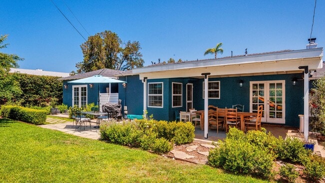 Building Photo - Single story, 4 bedroom, plus detached off...