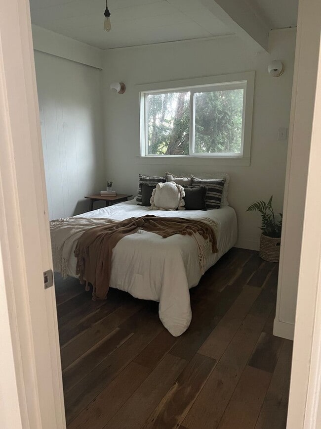 Building Photo - Convenient Location 1 Bed, 1 Bath in Belli...