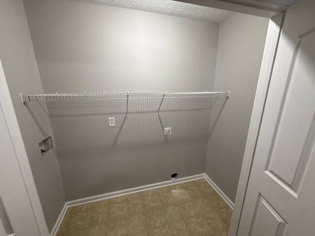 Building Photo - 112 Tanbark Dr