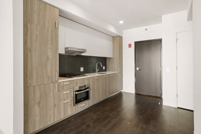 Building Photo - 481 E Waterside Dr