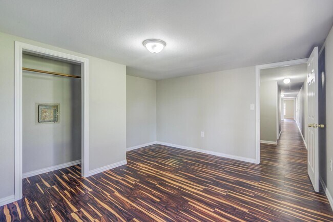 Building Photo - 1809 W Sidnor St