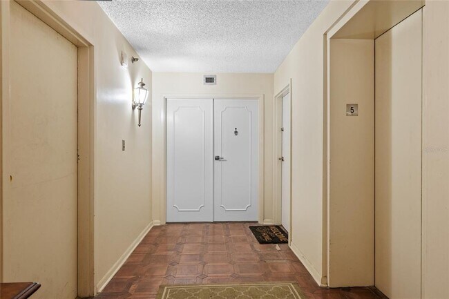Building Photo - 3301 Bayshore Blvd