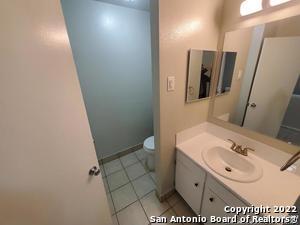 Building Photo - 911 Vance Jackson Rd