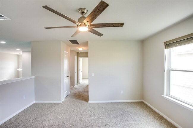 Building Photo - 605 Callahan Ln