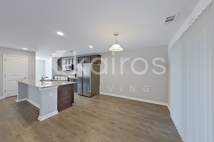 Building Photo - 102 Ebenezer Blf Wy