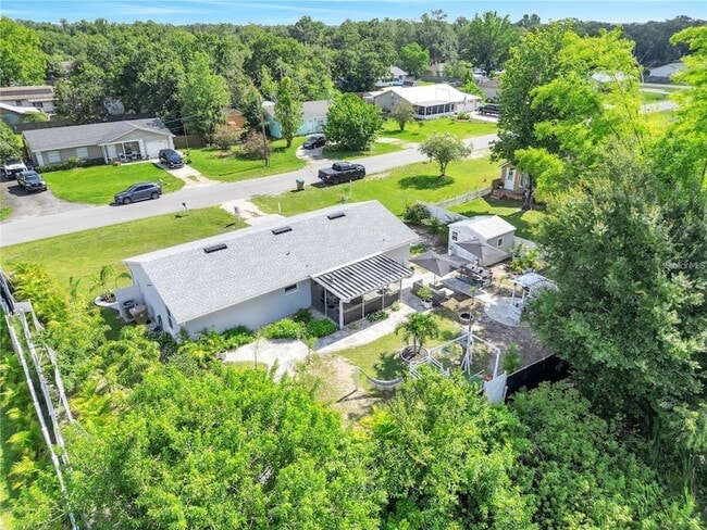 Building Photo - 4754 Lake Shore Dr