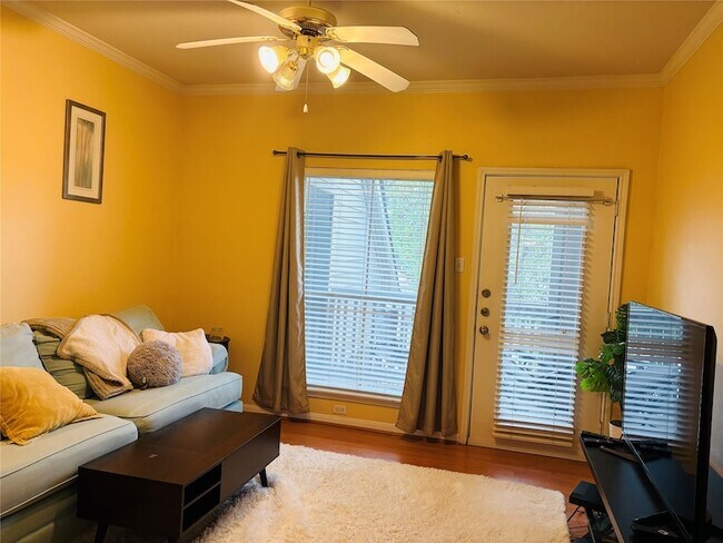 Building Photo - 1330 Old Spanish Trl