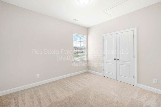 Building Photo - 8608 Lavender Pl