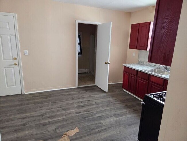 Building Photo - Under Renovation – Spacious Single-Family Home