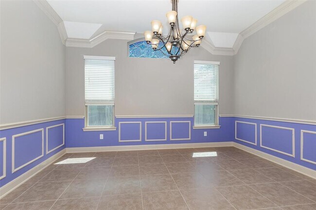 Building Photo - 22419 Banewood Dr