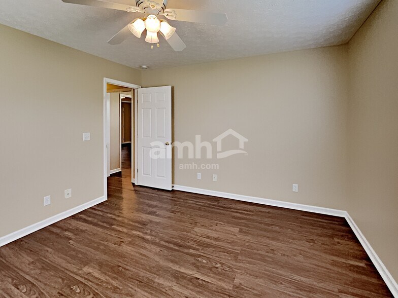 Building Photo - 308 Bluefield Ln