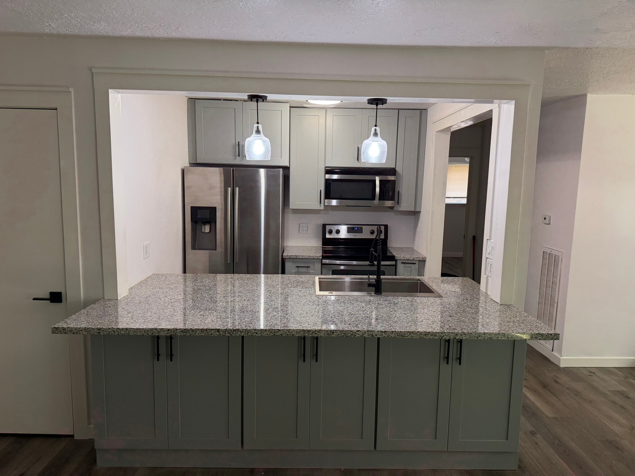 Kitchen - 10826 Lynbrook Dr