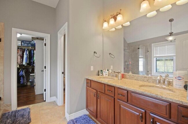 Building Photo - 1908 Lasso Cir