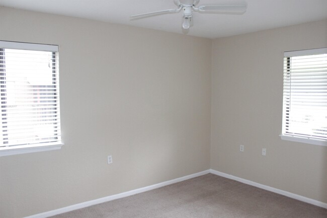 Building Photo - 317 Mabry St