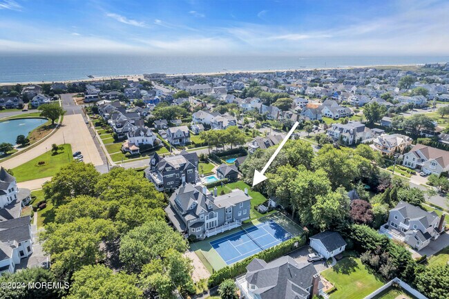 Building Photo - 207 Monmouth Ave