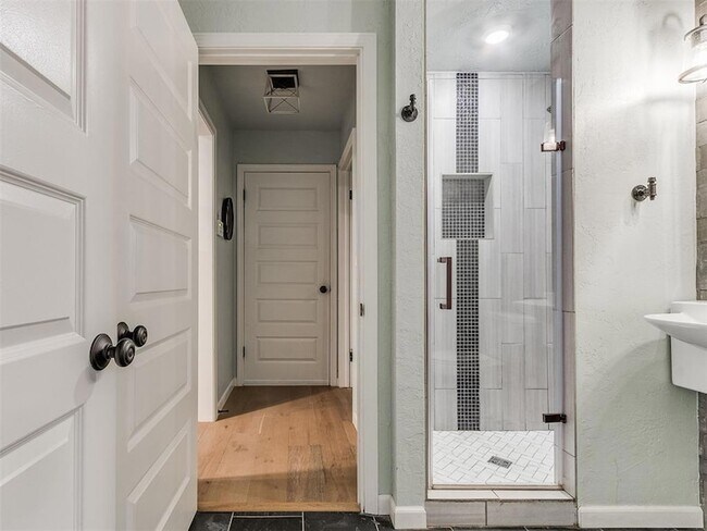 Building Photo - 1428 Cinderella Ave