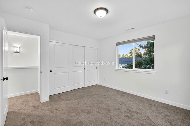 Building Photo - 13838 SE Knight St