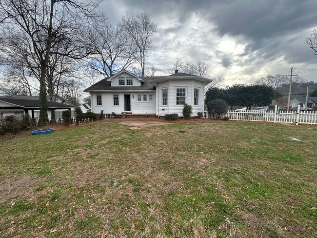 Building Photo - 3/2 House in Old East Rome $1,895