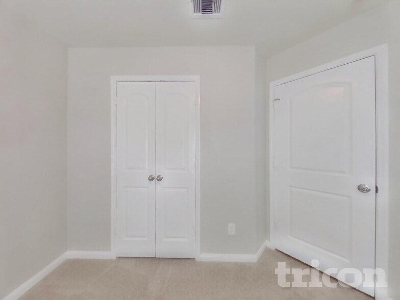 Building Photo - 27016 Leonardo Dr