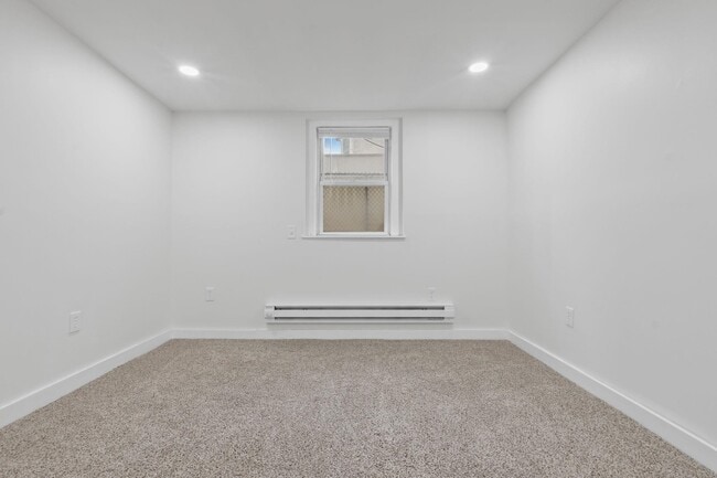 Building Photo - 20 Linden Ct