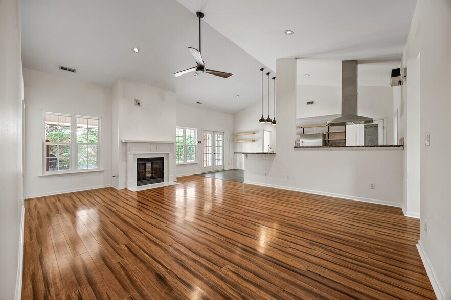 Building Photo - 125 Coldsprings Dr