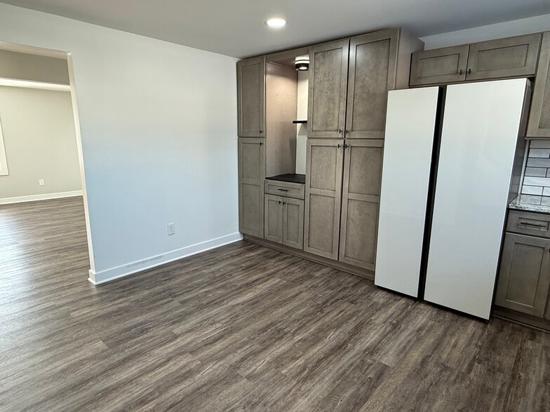 Building Photo - 740 Ridge Rd