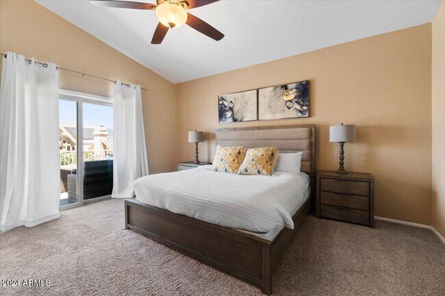 Building Photo - 5512 E Campo Bello Dr