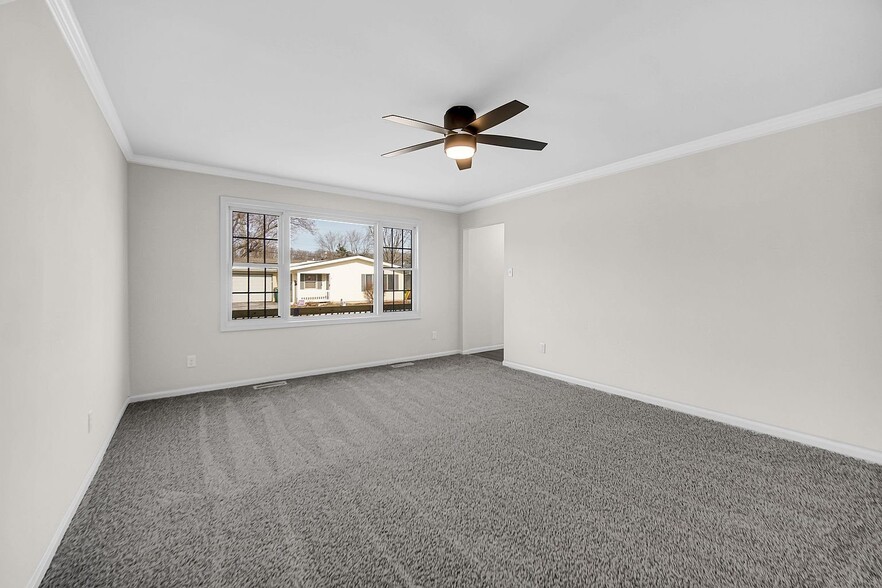 Building Photo - 368 Raven Ct