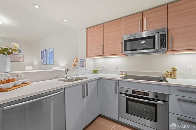 Building Photo - Luxury Condo at The Palms located in South of Market San Francisco