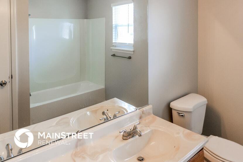 Building Photo - 11409 N Wyandotte St