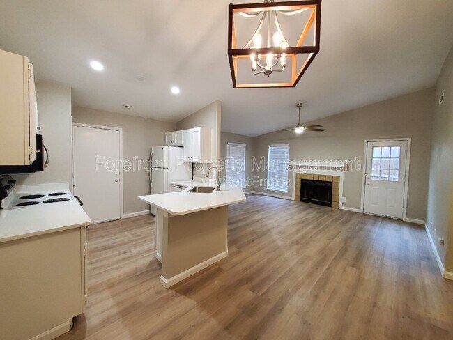 Building Photo - 5717 Lochmoor