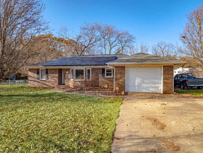 Building Photo - Available end of January.