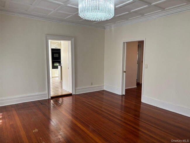 Building Photo - 185 S Country Rd