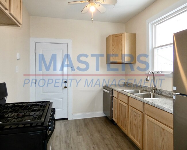 Building Photo - 425 Boston Pl