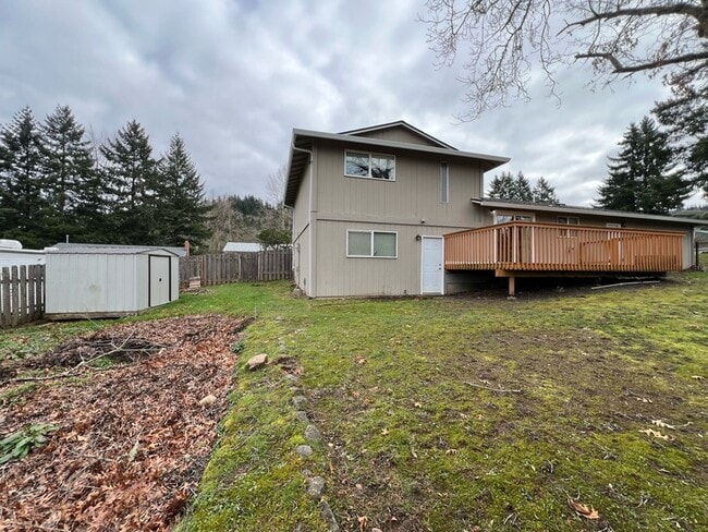 Building Photo - 1475 SW Orchard Ave