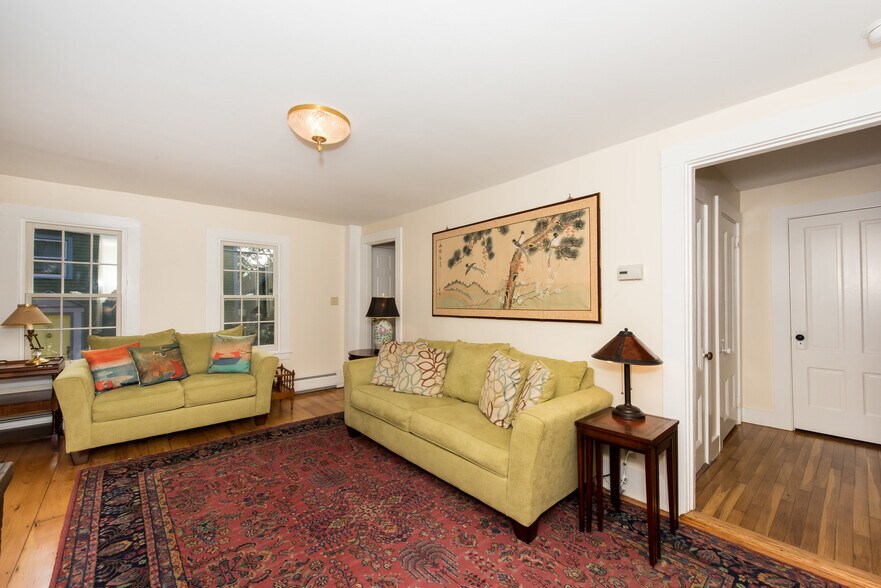 Building Photo - 69 Dennett St