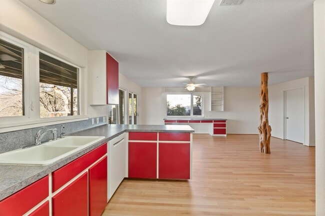 Building Photo - 3309 Westhill Dr