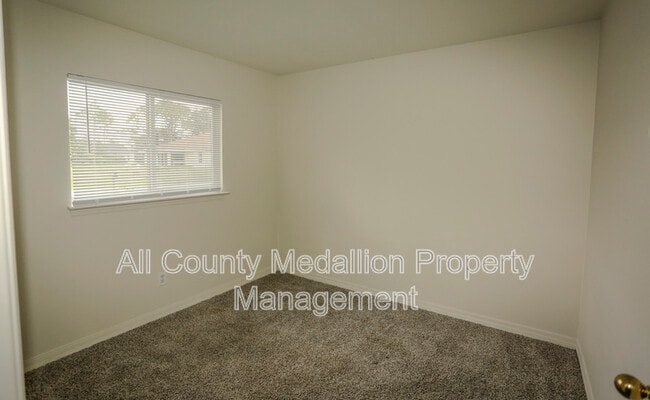 Building Photo - 2511 Hightower Ave S