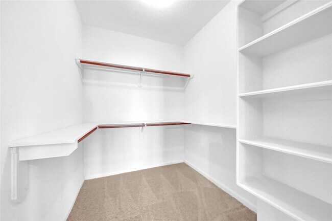 Building Photo - 4622 Grand Cayman Dr